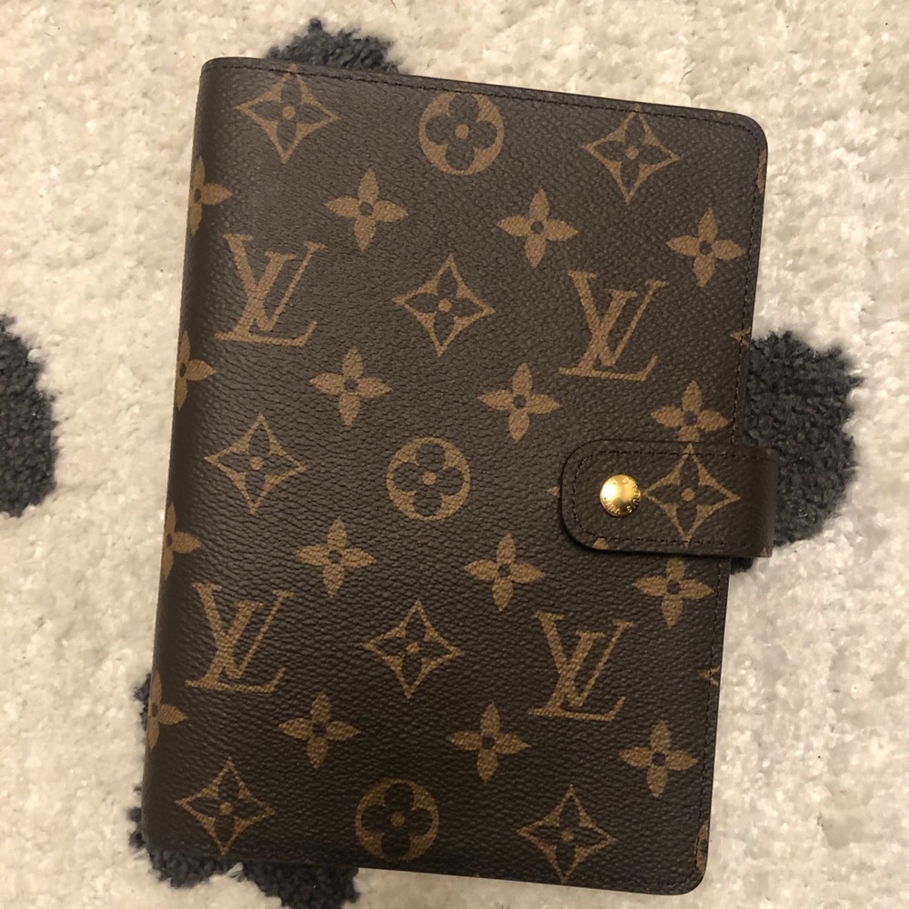 Medium size Louis Vuitton agenda brand new